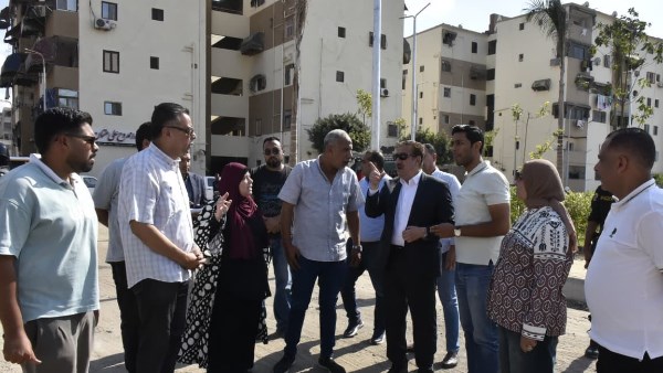 محافظ بورسعيد يتفقد بدء تطوير ورفع كفاءة شارع العبور