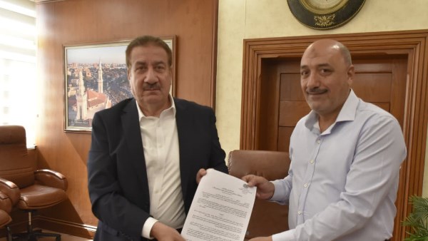 محافظ بورسعيد يوقع عقد ترخيص بالانتفاع لاستغلال وتشغيل مستشفى العاملين بالنقل البري