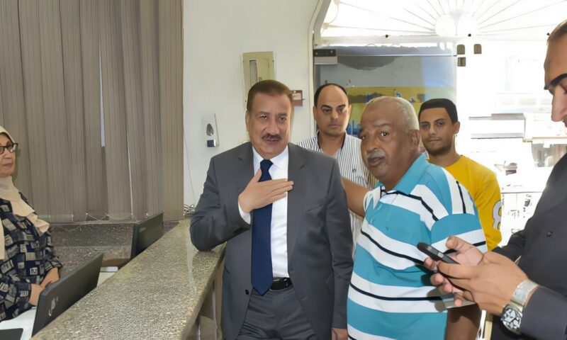 محافظ بورسعيد يفاجئ المركز التكنولوجي بحي العرب ويوجه بسرعة إنهاء معاملات المواطنين