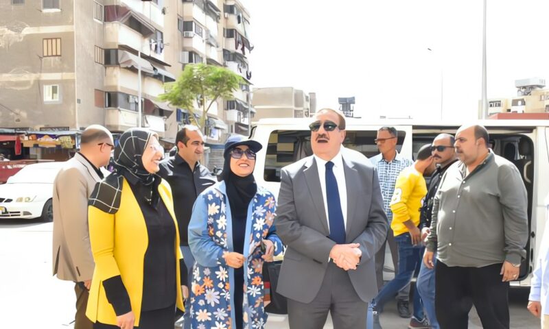 محافظ بورسعيد يتابع أعمال تطوير ورفع كفاءة شبكات الصرف ومياه الأمطار بحي العرب