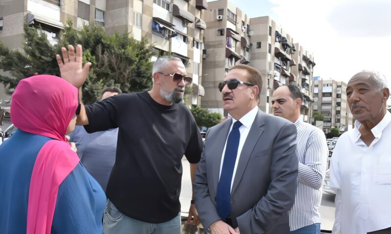 محافظ بورسعيد يتابع معدلات تنفيذ أعمال الرصف وتركيب البلدورات بمنطقة بنك الإسكان
