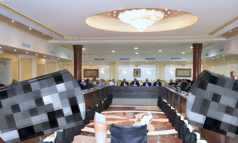 محافظ بورسعيد يستقبل 140 حالة إنسانية من الأسر الاكثر احتياجا