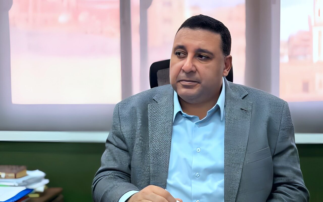 بمختلف مراحل الإنتاج .. رئيس مياه القناة : تعقيم الشبكات وفحص العينات