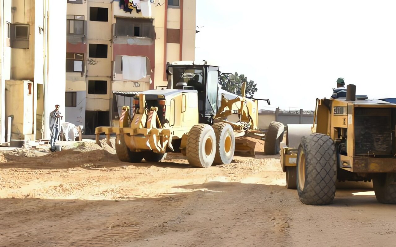 محافظ بورسعيد يتفقد أعمال رفع كفاءة وتطوير 39 عمارة بمنطقة الحراسات