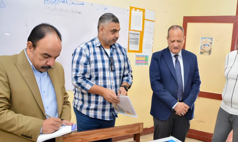 وكيل تعليم بورسعيد يتابع انتظام الدراسة بمدرسة الشهيد أحمد فوزي