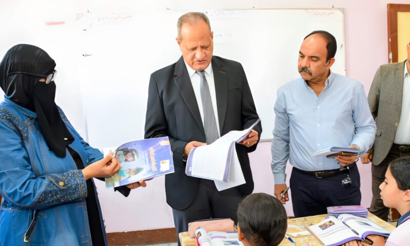 وكيل تعليم بورسعيد في زيارة لمدرسة طارق بن زياد الابتدائية لمتابعة العملية التعليمية