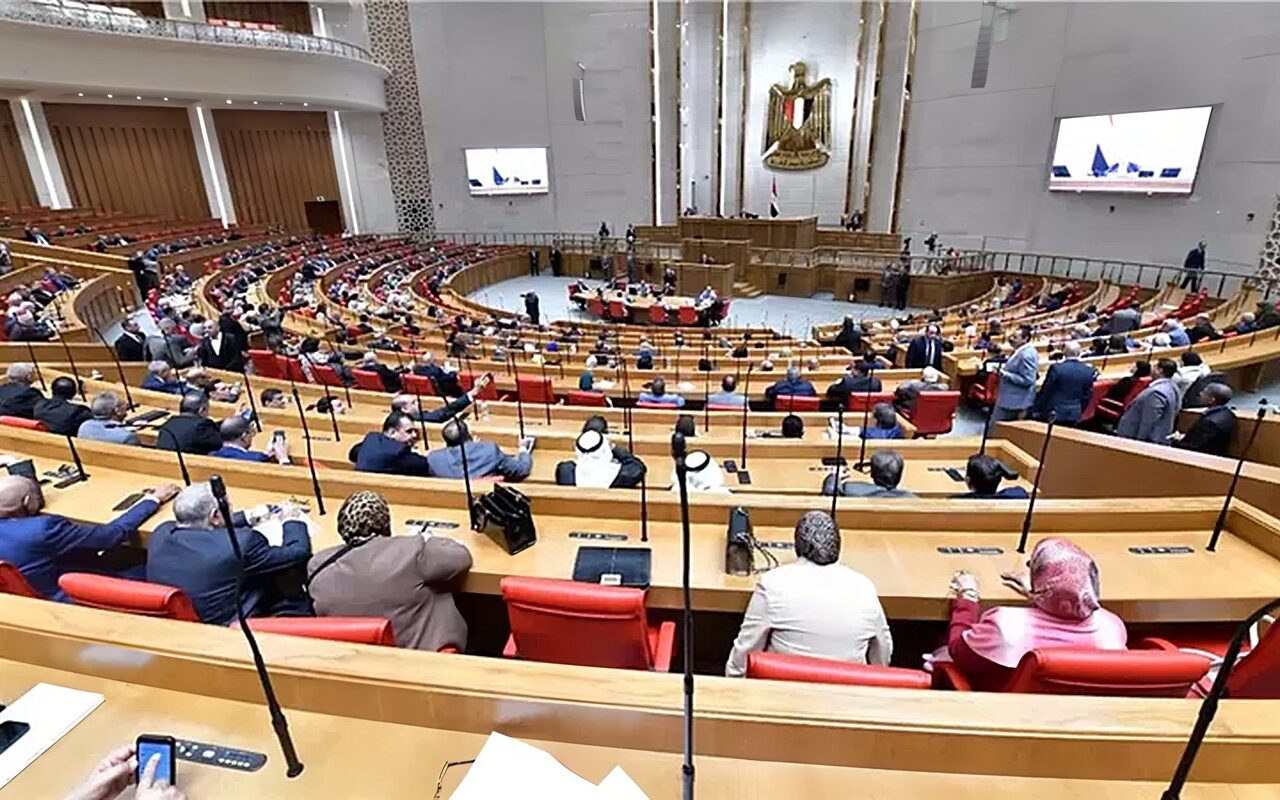5 آلاف جنيه شهريا و30 ألفا للمصروفات الدراسية.. تفاصيل مشروع قانون صندوق دعم الأسرة المصرية