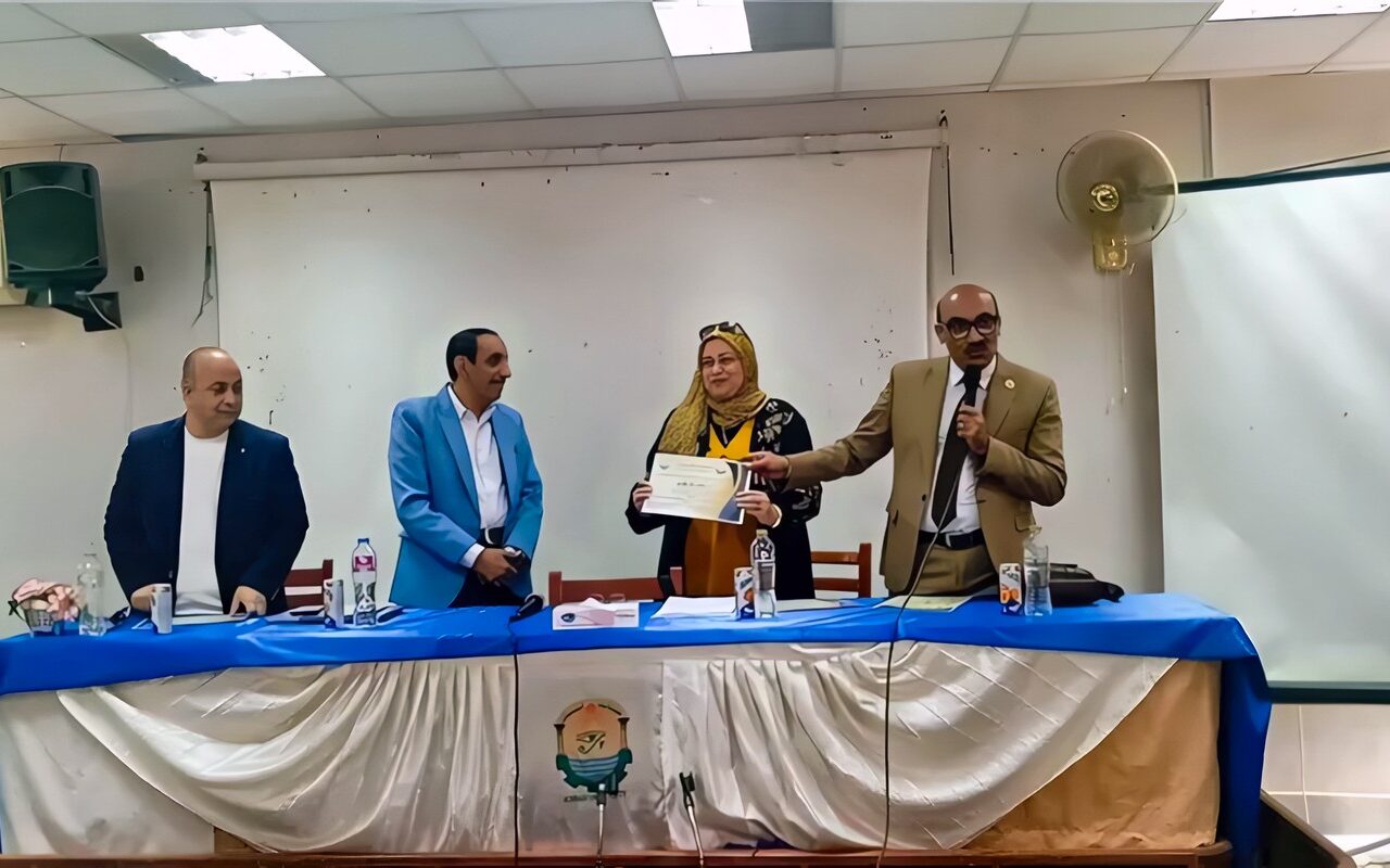 جامعة أسوان تكريم المتفوقين بكلية العلوم في احتفالية وطنية بانتصارات أكتوبر