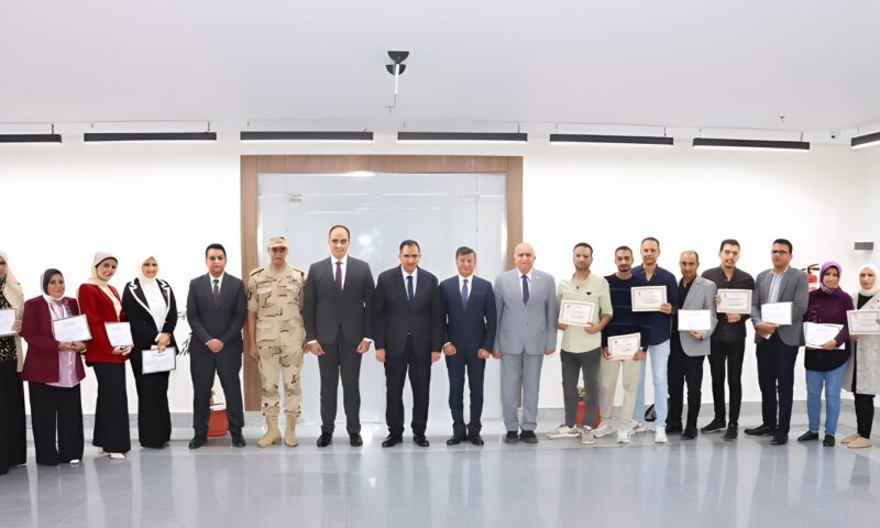 تكريم أوائل الدورات التدريبية بمركز التنمية المحلية بسقارة داخل دمياط