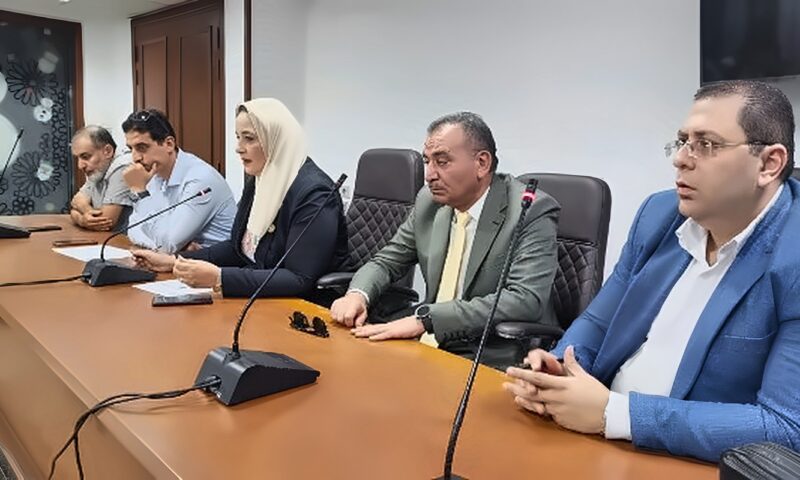 التأمين الصحي بدمياط يبحث خطط تطوير الأداء وتحسين الخدمات المقدمة للمنتفعين