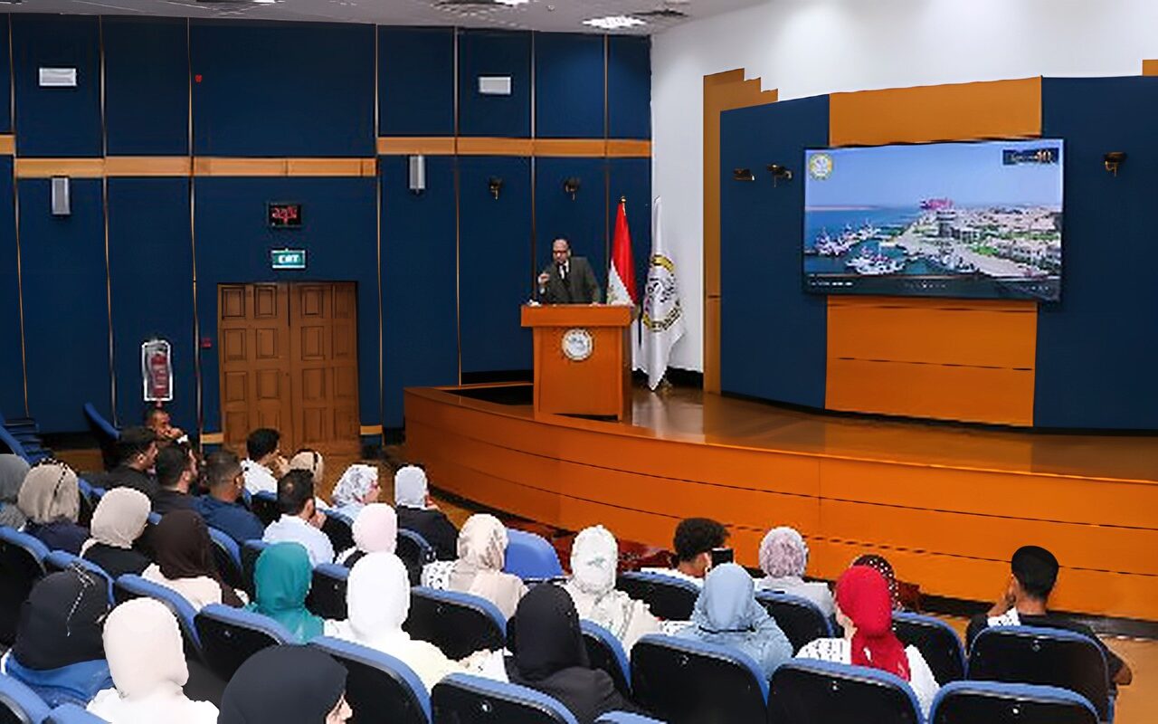 هيئة ميناء دمياط تستقبل وفدًا من نادي القيادات الشبابية