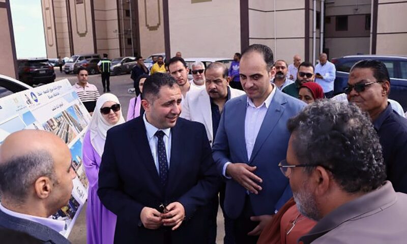محافظ دمياط يتفقد مشروع سوق الجمعة بشطا