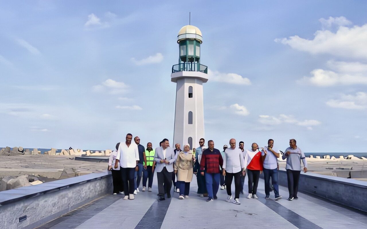 محافظ دمياط يوجه بالالتزام بأعلى معايير الجودة في مشروع تطوير منطقة اللسان بمدينة رأس البر