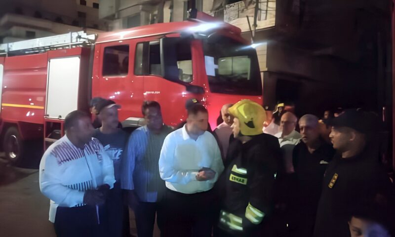 محافظ دمياط يتابع جهود إخماد حريق بمخزن أخشاب