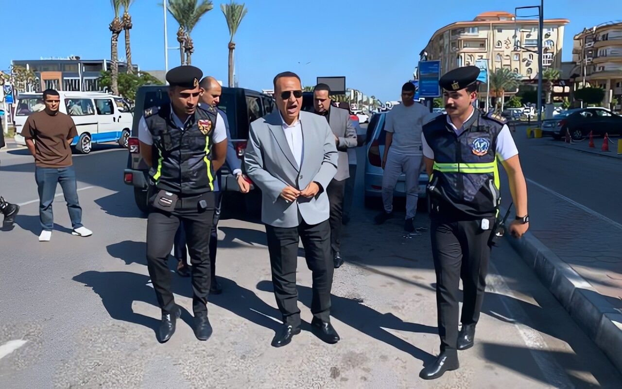 مدير أمن دمياط يتابع الحركة المرورية بمدينة دمياط الجديدة
