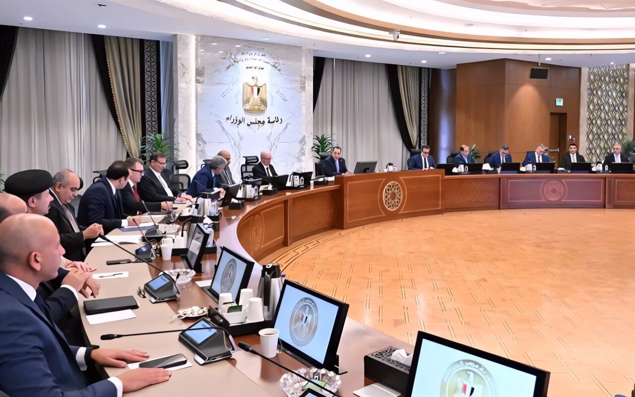 اجتماع طارئ للجنة الأزمات.. قرارات حكومية عاجلة لمواجهة تداعيات التصعيد الإقليمي