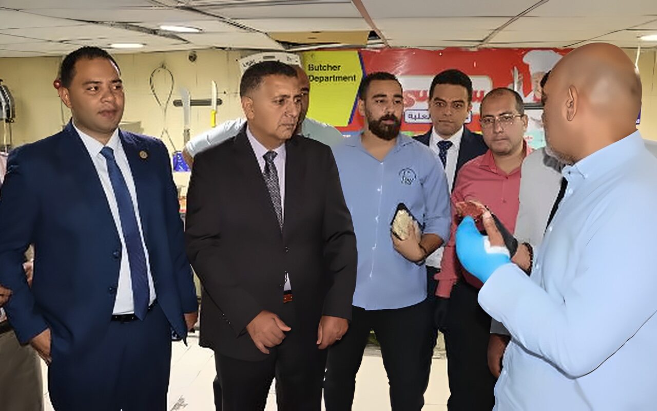 محافظ القليوبية خلال جولة رقابية بشرق شبرا الخيمة: لا تهاون في ضبط الأسعار