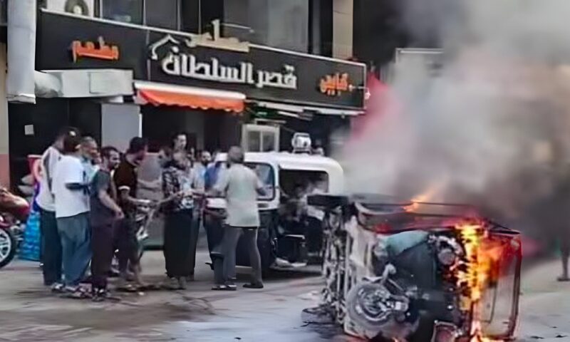 حريق يلتهم توكتوك في الخصوص