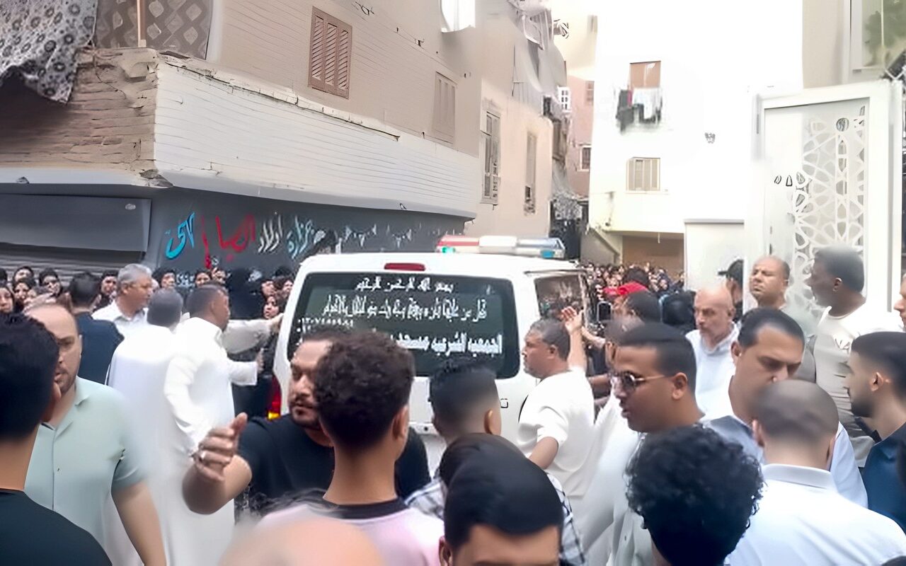 المئات يشيّعون جثمان النائب السابق عبدالسلام الخضراوي بمقابر بلقس في القليوبية