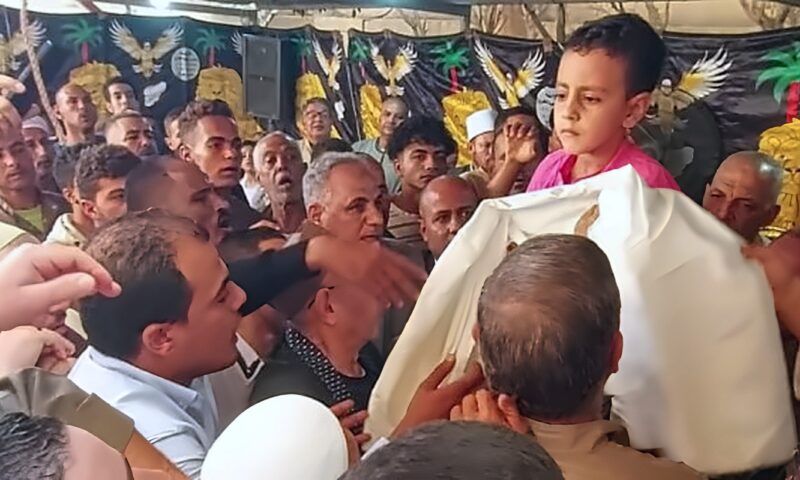 الكفن ينهي خصومة عائلتي دعبس والمريجي بطوخ .. فيديو