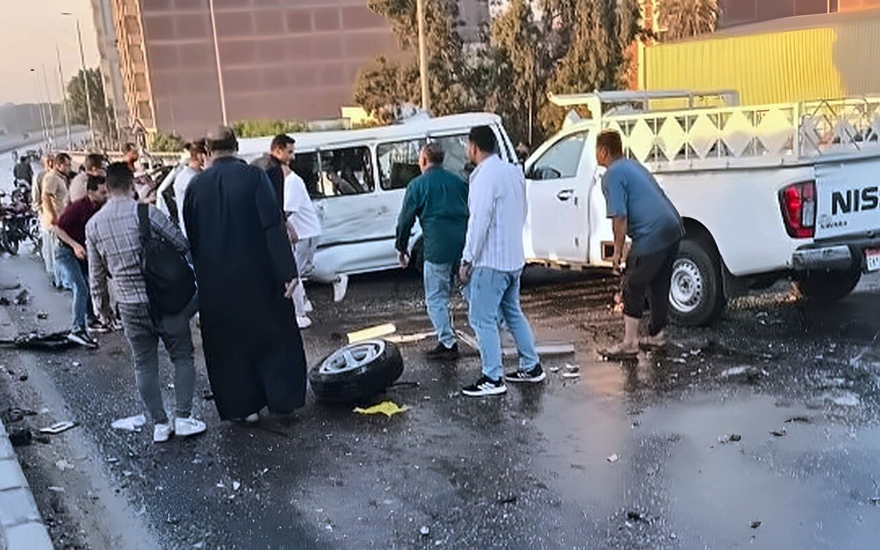 إعادة الحركة المرورية بطريق القاهرة – الإسكندرية الزراعي بعد حادث تصادم أعلى كوبري قها