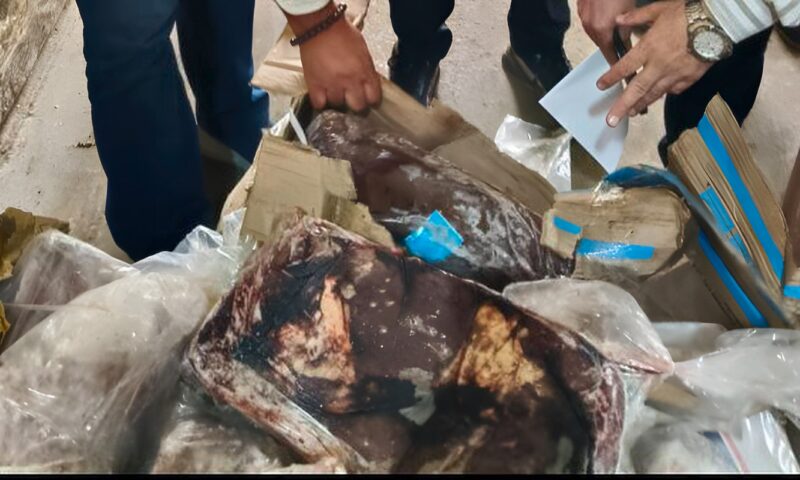 ضبط طن و770 كجم دهون وكبدة وكلاوي منتهية الصلاحية بمدينة العبور