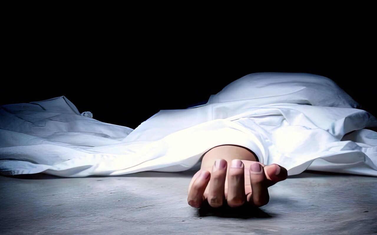 عاطل ينحر رقبة جاره أمام نجله بالقاهرة بسبب خلافات الجيرة