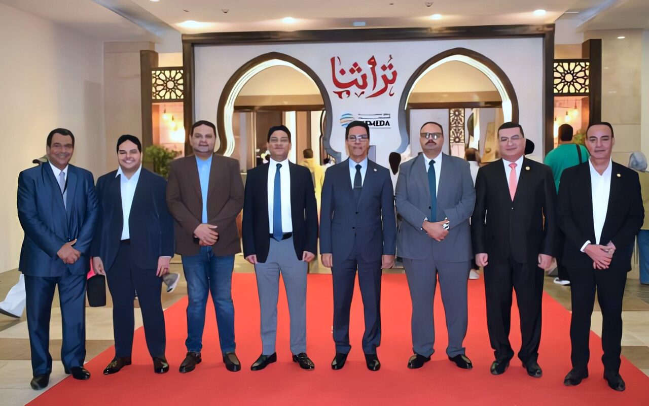 رئيس جامعة بنها يتفقد معرض تراثنا.. ويبحث تعزيز التعاون مع جهاز المشروعات