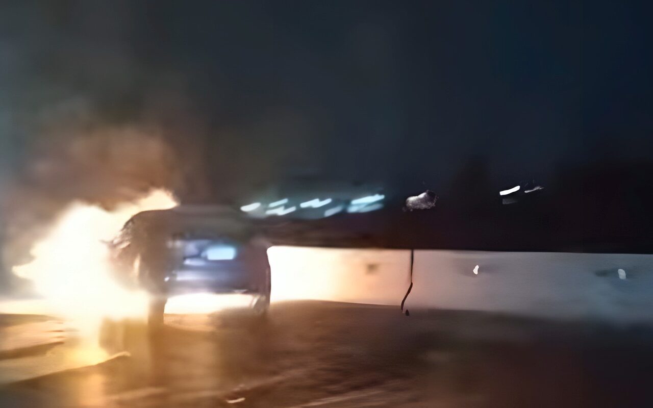 اشتعال النيران في سيارة ملاكي بطريق شبرا بنها الحر بالقليوبية