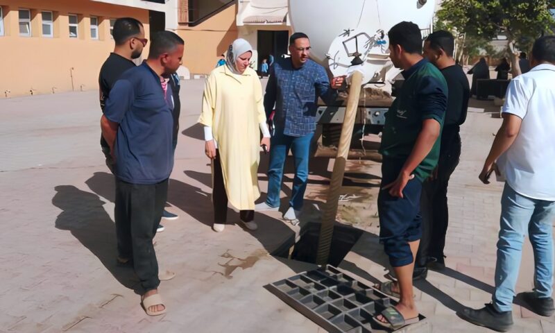 إصلاح انسداد الصرف الصحي بمدرسة سميرة موسى في ميت نما بشبرا الخيمة
