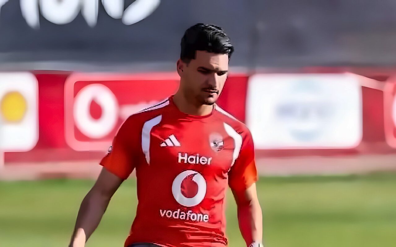 منصف بقرار الأقرب لقيادة هجوم الأهلي أمام الزمالك بشرط
