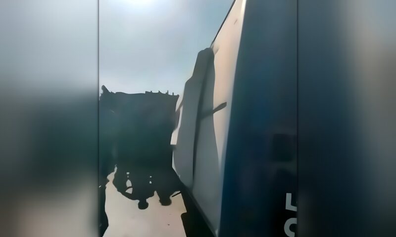 إصابة سائق في انقلاب حافلة مدرسية على طريق «المنصورة – شربين» بالدقهلية