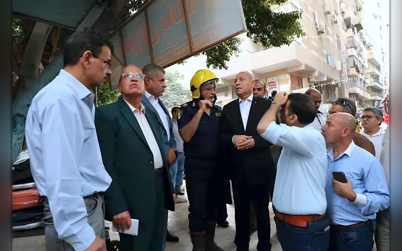 استخراج 6 ناجين من عقار حدائق القبة المنهار.. ومحافظ القاهرة ومدير الأمن يتابعان جهود الإنقاذ