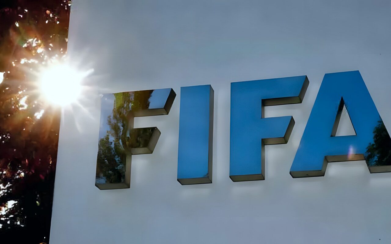 فيفا يعاقب إسبانيا بسبب هتافات معادية للإسلام خلال مواجهة مصر