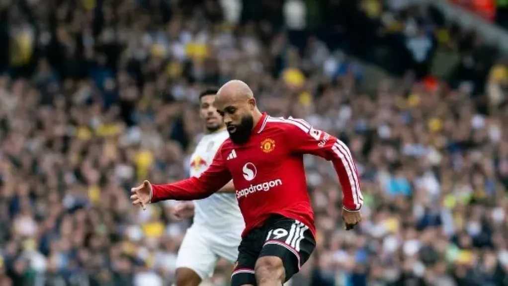 مانشستر يونايتد يتعثر أمام ليدز.. وبورنموث يحقق فوزه الأول في الدوري الإنجليزي