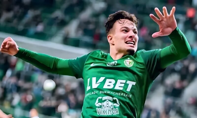 الأهلي يترقب موقف أسد الحملاوي.. 5 ملايين يورو تعرقل الصفقة