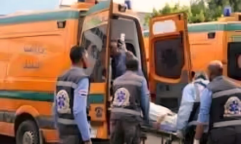 إصابة شخصين في تصادم ملاكي وتروسيكل بسوهاج