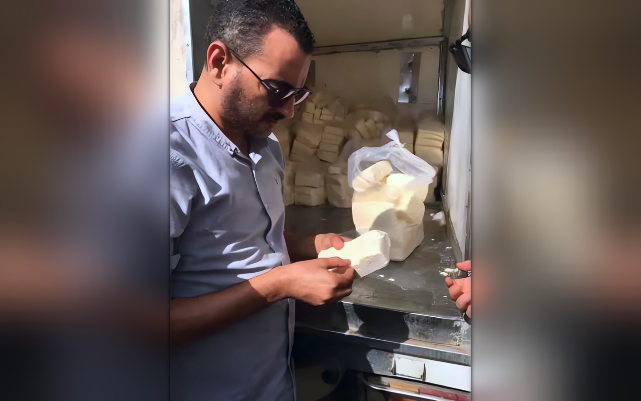 ضبط 420 كيلو جبنة موتزريلا مجهولة المصدر خلال احتفالات المولد الإبراهيمي بدسوق