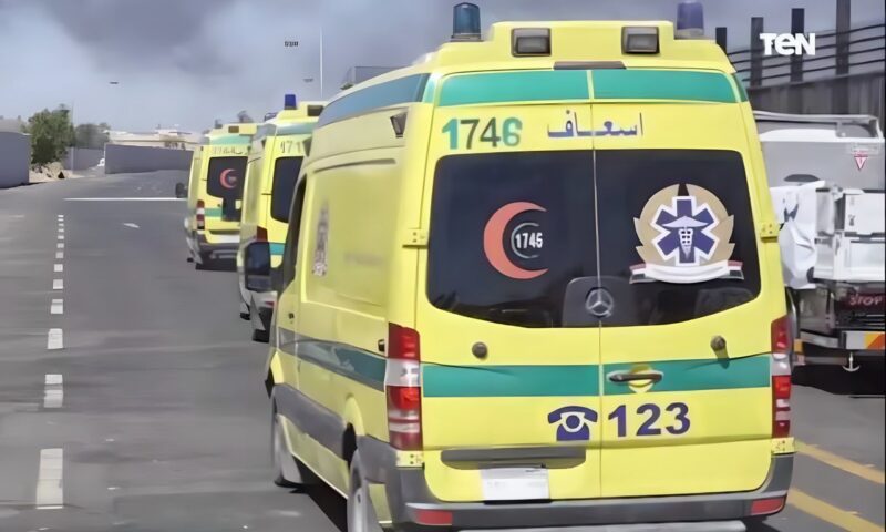 وفاة 9 أشخاص وإصابة 22 آخرين في تصادم سيارة عمالة مع ”نقل” على الطريق الأوسطي بأكتوبر