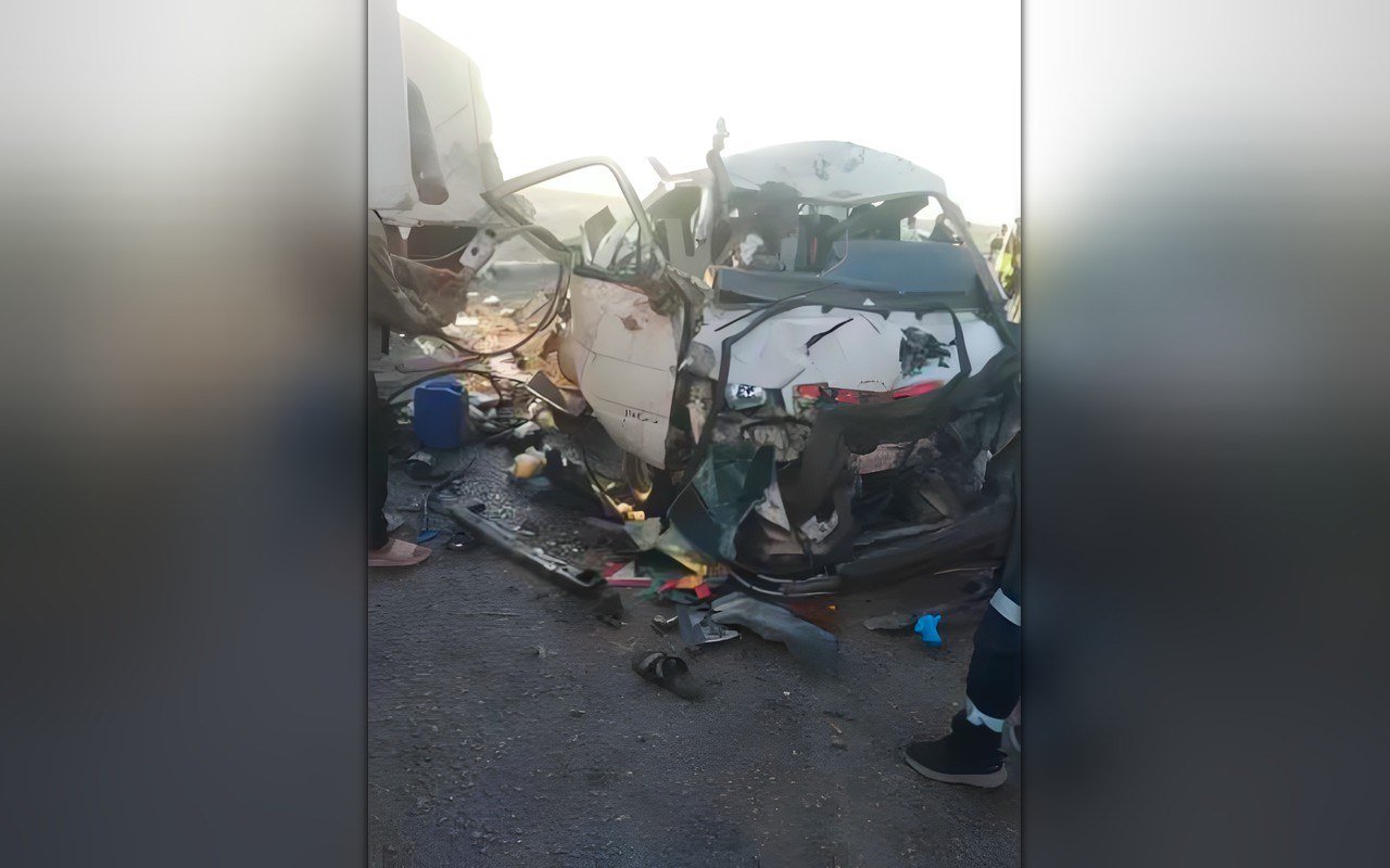 بعد سقوط ضحايا ومصابين.. وزير العمل يتابع حادث الطريق الأوسطي ويوجه بفحص أوضاع الضحايا