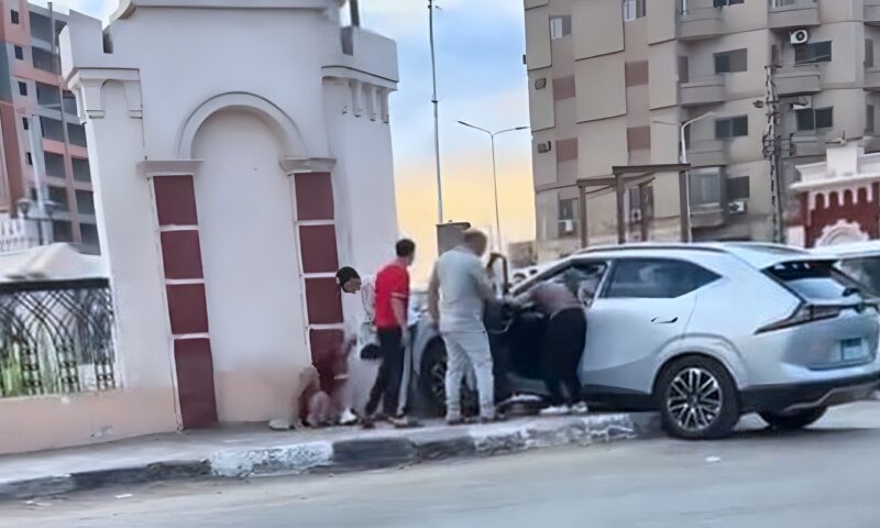 لحظات من الرعب.. ضبط سيدة قادت سيارة برعونة ودهست أفراد أسرة بطنطا