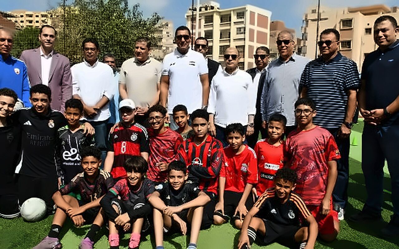 وزير الرياضة ومحافظ الغربية يفتتحان ملعبًا سباعيًا بمركز شباب في سبرباي