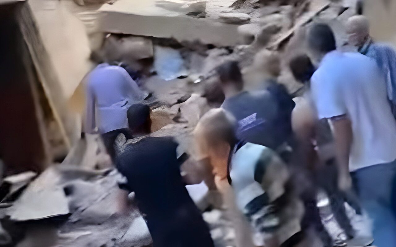 صرف إعانات عاجلة لأسر ضحايا عقار سوق اللبن بالمحلة ومعاينة المنازل المجاورة