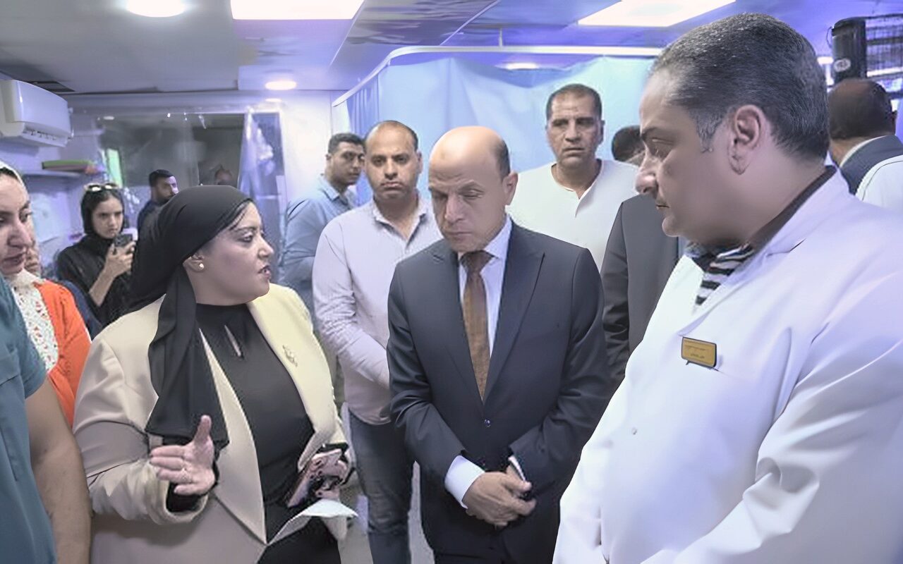 محافظ الغربية يزور  المصابين في حادث معهد دنوشر الابتدائي الأزهري بمستشفى المحلة العام
