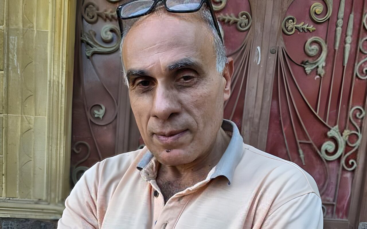 شاهد.. أول ظهور للحاج خالد الشحات مكتشف القطع الأثرية بقرية بهبيت الحجارة بالغربية