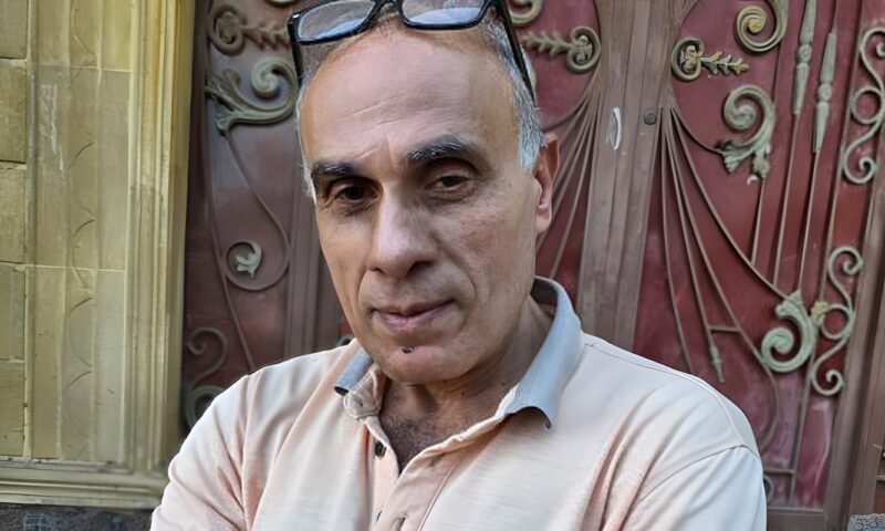 شاهد.. أول ظهور للحاج خالد الشحات مكتشف القطع الأثرية بقرية بهبيت الحجارة بالغربية