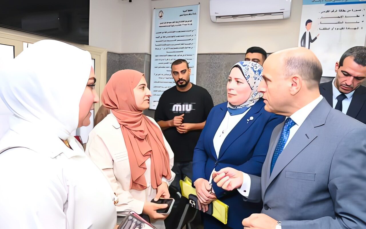 كل ما يهمكم يهمنا.. إحنا موجودين علشان راحتكم وخدمتكم.. محافظ الغربية وسط أهالينا بمركز ومدينة بسيون.. يستمع لمطالبهم ويوجه بسرعة فحص الشكاوى والعمل على حلها