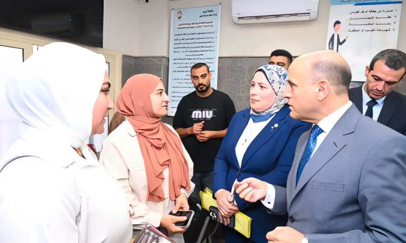 كل ما يهمكم يهمنا.. إحنا موجودين علشان راحتكم وخدمتكم.. محافظ الغربية وسط أهالينا بمركز ومدينة بسيون.. يستمع لمطالبهم ويوجه بسرعة فحص الشكاوى والعمل على حلها