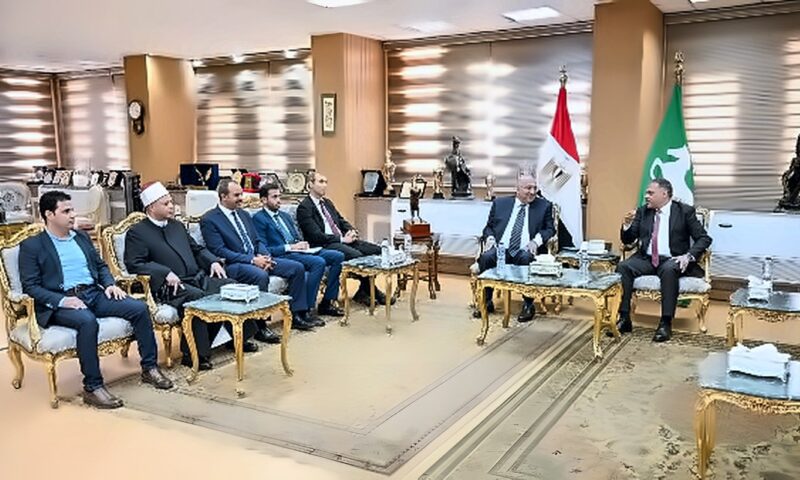 محافظ الشرقية: تنفيذ برامج وفعاليات توعوية بمخاطر الهجرة غير الشرعية