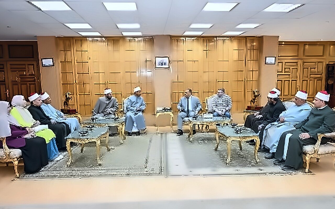 محافظ الشرقية يستقبل مدير الوعظ لبحث تنفيذ قوافل دعوية لنشر الفكر الوسطي